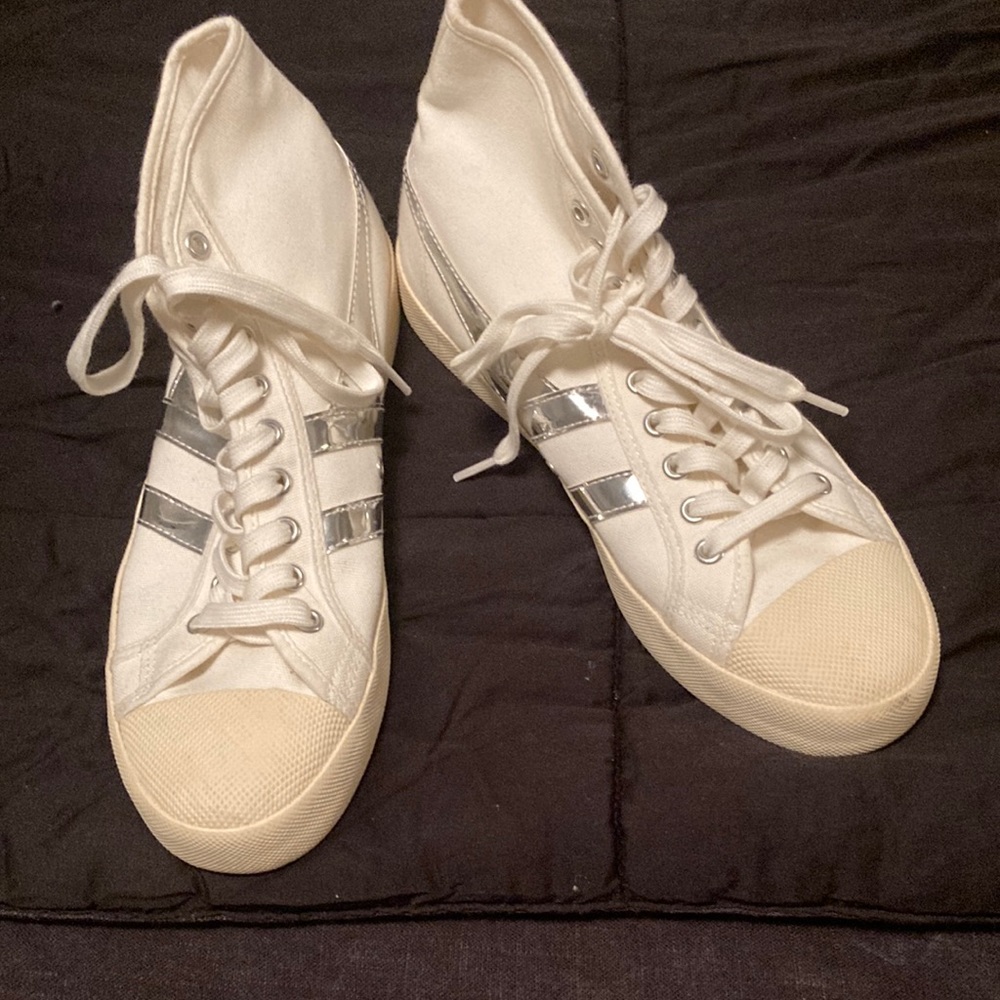 Gola high tops silver and white size 9 new